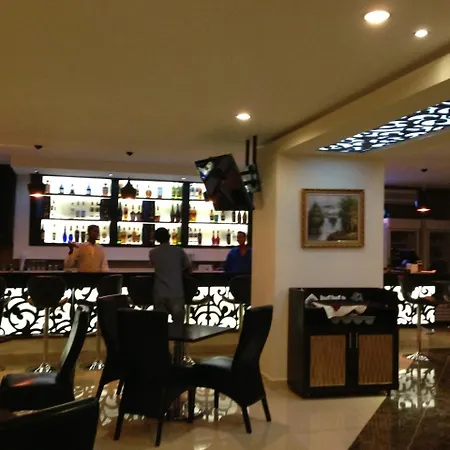 Airport Plaza Hotel-2